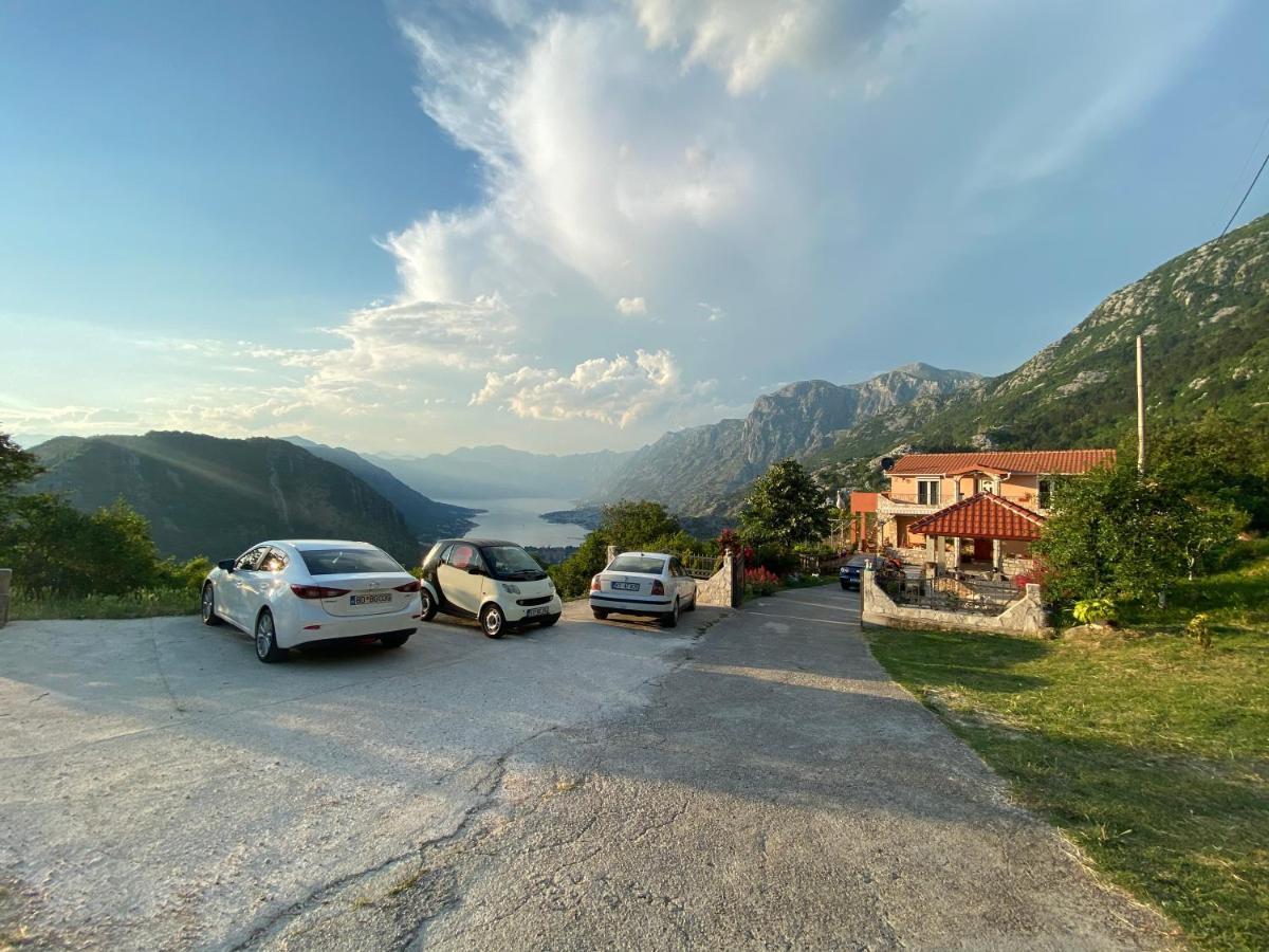 Apartment Lorena Kotor Exterior photo